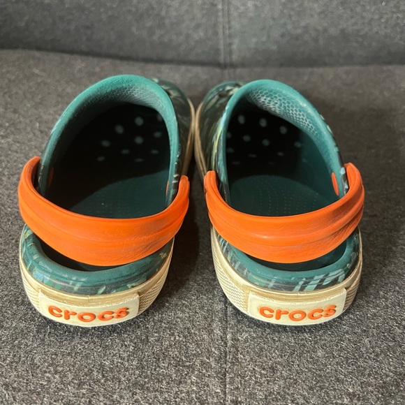 Kids Crocs size 8/9 - Picture 3 of 5